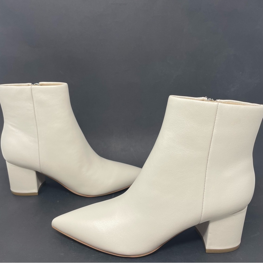 NIB Marc Fisher Jarli High Heel Pointed Toe Leather Booties in Ivory - Picture 8 of 12
